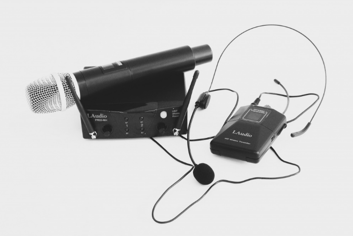 Радиосистема LAudio PRO2-MH Двухканальная радиосистема с ручным передатчиком и головным микрофоном